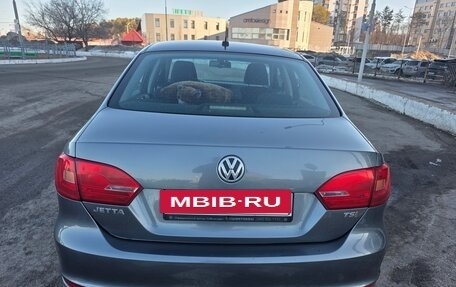 Volkswagen Jetta VI, 2013 год, 930 000 рублей, 2 фотография