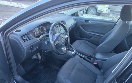 Volkswagen Jetta VI, 2013 год, 930 000 рублей, 6 фотография