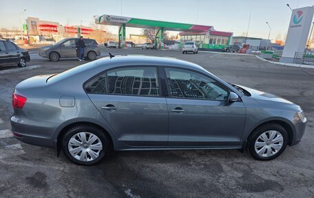 Volkswagen Jetta VI, 2013 год, 930 000 рублей, 4 фотография