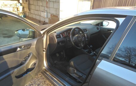 Volkswagen Jetta VI, 2013 год, 900 000 рублей, 3 фотография