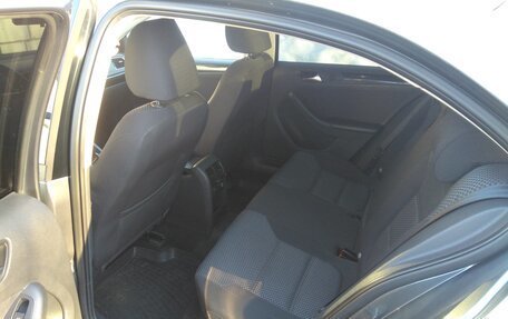 Volkswagen Jetta VI, 2013 год, 900 000 рублей, 5 фотография