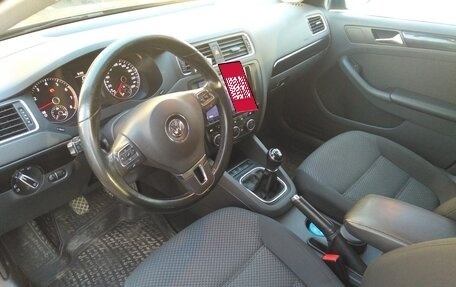 Volkswagen Jetta VI, 2013 год, 900 000 рублей, 4 фотография