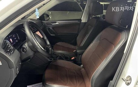 Volkswagen Tiguan II, 2022 год, 2 730 000 рублей, 8 фотография