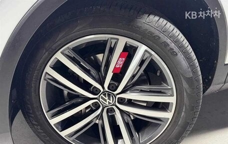 Volkswagen Tiguan II, 2022 год, 2 730 000 рублей, 5 фотография