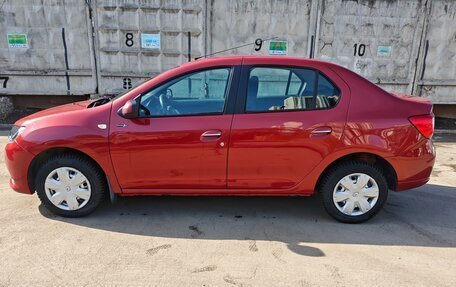 Renault Logan II, 2017 год, 900 000 рублей, 5 фотография
