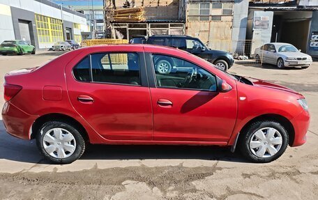 Renault Logan II, 2017 год, 900 000 рублей, 10 фотография