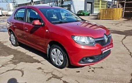 Renault Logan II, 2017 год, 900 000 рублей, 4 фотография