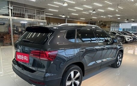 Volkswagen Tiguan II, 2021 год, 1 802 000 рублей, 3 фотография