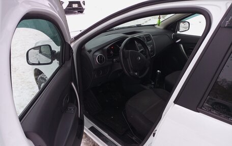 Renault Logan II, 2017 год, 705 000 рублей, 7 фотография