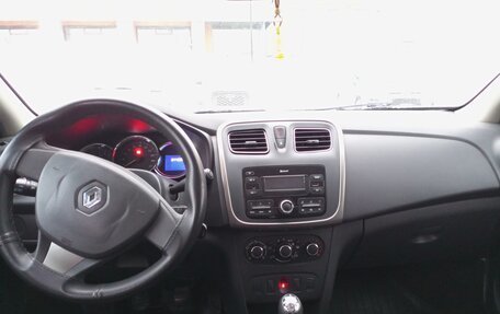 Renault Logan II, 2017 год, 705 000 рублей, 10 фотография
