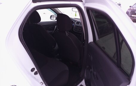 Renault Logan II, 2017 год, 705 000 рублей, 11 фотография