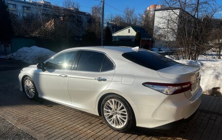 Toyota Camry, 2018 год, 2 600 000 рублей, 3 фотография