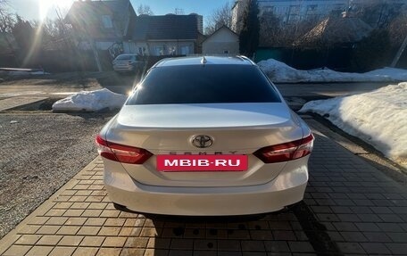 Toyota Camry, 2018 год, 2 600 000 рублей, 4 фотография