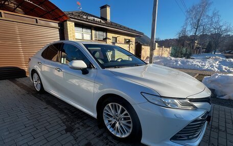 Toyota Camry, 2018 год, 2 600 000 рублей, 8 фотография