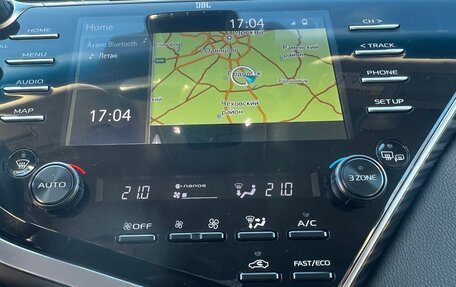 Toyota Camry, 2018 год, 2 600 000 рублей, 17 фотография