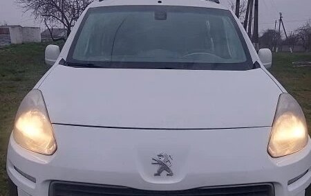 Peugeot Partner II рестайлинг 2, 2013 год, 710 000 рублей, 1 фотография