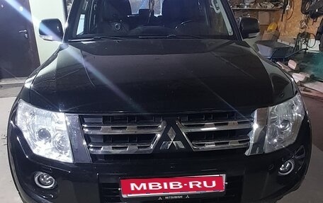 Mitsubishi Pajero IV, 2013 год, 2 750 000 рублей, 1 фотография