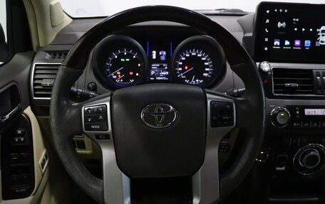 Toyota Land Cruiser Prado 150 рестайлинг 2, 2014 год, 3 610 000 рублей, 10 фотография