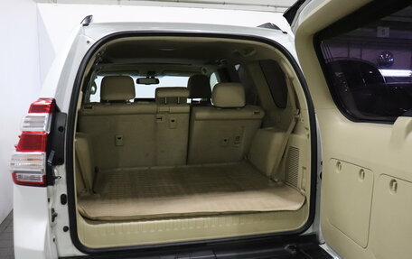 Toyota Land Cruiser Prado 150 рестайлинг 2, 2014 год, 3 610 000 рублей, 16 фотография