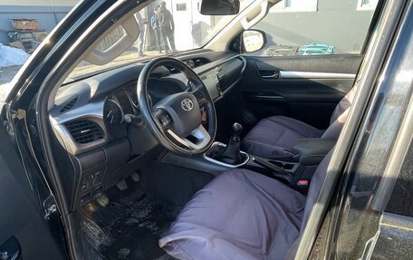 Toyota Hilux VIII, 2020 год, 3 250 000 рублей, 9 фотография