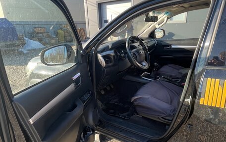 Toyota Hilux VIII, 2020 год, 3 250 000 рублей, 10 фотография