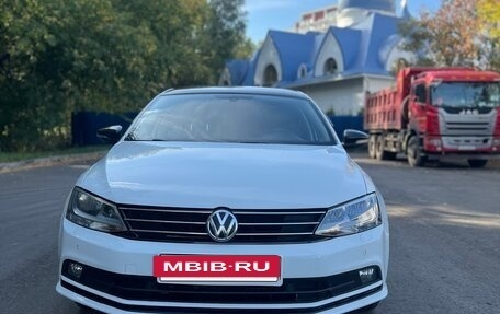 Volkswagen Jetta VI, 2017 год, 980 000 рублей, 2 фотография