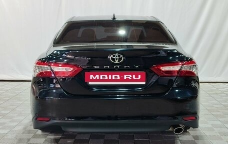 Toyota Camry, 2020 год, 2 650 000 рублей, 6 фотография