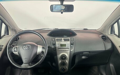 Toyota Yaris III рестайлинг, 2007 год, 550 000 рублей, 11 фотография