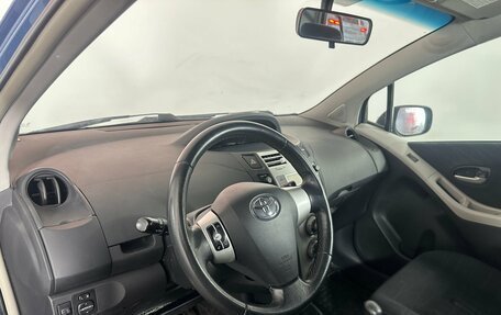 Toyota Yaris III рестайлинг, 2007 год, 550 000 рублей, 9 фотография