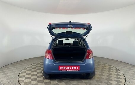 Toyota Yaris III рестайлинг, 2007 год, 550 000 рублей, 7 фотография