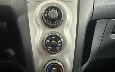 Toyota Yaris III рестайлинг, 2007 год, 550 000 рублей, 19 фотография