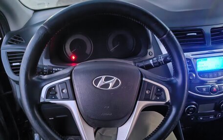 Hyundai Solaris II рестайлинг, 2011 год, 555 000 рублей, 7 фотография