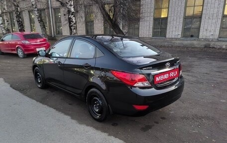 Hyundai Solaris II рестайлинг, 2011 год, 555 000 рублей, 4 фотография