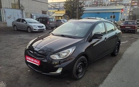 Hyundai Solaris II рестайлинг, 2011 год, 555 000 рублей, 3 фотография