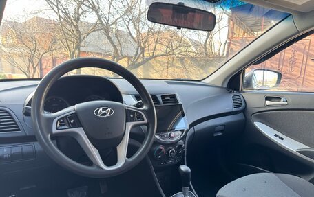 Hyundai Solaris II рестайлинг, 2013 год, 940 000 рублей, 2 фотография