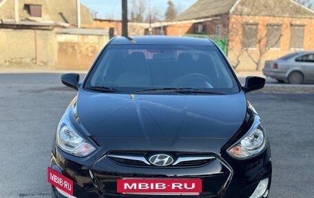 Hyundai Solaris II рестайлинг, 2013 год, 940 000 рублей, 8 фотография