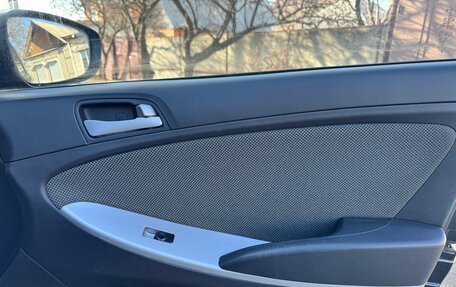 Hyundai Solaris II рестайлинг, 2013 год, 940 000 рублей, 24 фотография