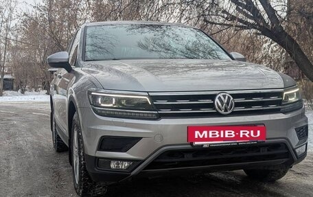 Volkswagen Tiguan II, 2018 год, 2 799 000 рублей, 6 фотография