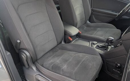 Volkswagen Tiguan II, 2018 год, 2 799 000 рублей, 13 фотография