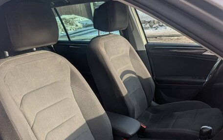 Volkswagen Tiguan II, 2018 год, 2 799 000 рублей, 26 фотография