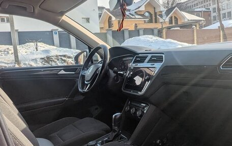 Volkswagen Tiguan II, 2018 год, 2 799 000 рублей, 29 фотография