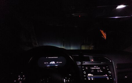 Volkswagen Tiguan II, 2018 год, 2 799 000 рублей, 31 фотография