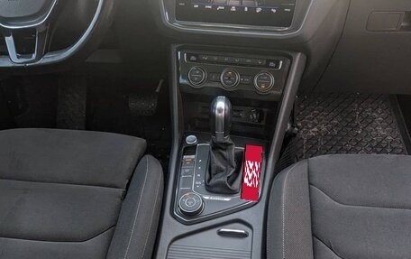 Volkswagen Tiguan II, 2018 год, 2 799 000 рублей, 28 фотография