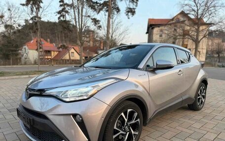 Toyota C-HR I рестайлинг, 2021 год, 2 460 400 рублей, 3 фотография