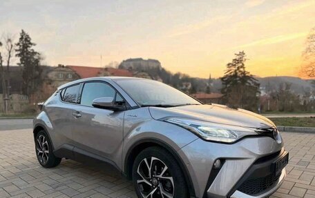 Toyota C-HR I рестайлинг, 2021 год, 2 460 400 рублей, 2 фотография