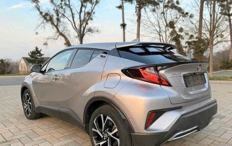 Toyota C-HR I рестайлинг, 2021 год, 2 460 400 рублей, 7 фотография