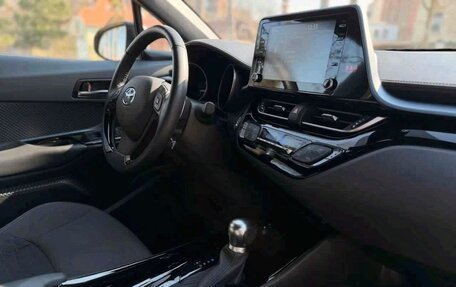 Toyota C-HR I рестайлинг, 2021 год, 2 460 400 рублей, 12 фотография