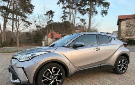 Toyota C-HR I рестайлинг, 2021 год, 2 460 400 рублей, 9 фотография
