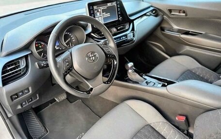 Toyota C-HR I рестайлинг, 2021 год, 2 460 400 рублей, 14 фотография