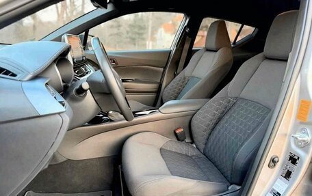 Toyota C-HR I рестайлинг, 2021 год, 2 460 400 рублей, 13 фотография